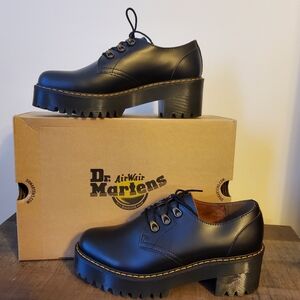 Dr. Martens Women's Leona Lug Sole Platform Derby  Size 10 Vintage Black